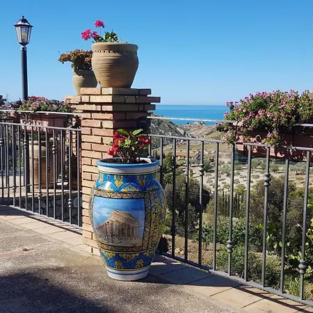 Couette-café A Robba De Pupi 3*