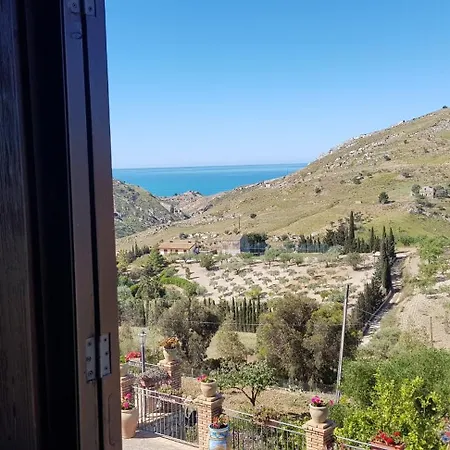 Couette-café A Robba De Pupi 3*